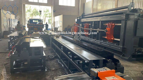 কেনা টান শক্তি 350-550N / এমএম 2 Gabion উত্পাদন লাইন সঙ্গে 60X80-80X100MM জাল আকার এবং পিএলসি নিয়ন্ত্রণ সিস্টেম অনলাইনে উৎপাদন